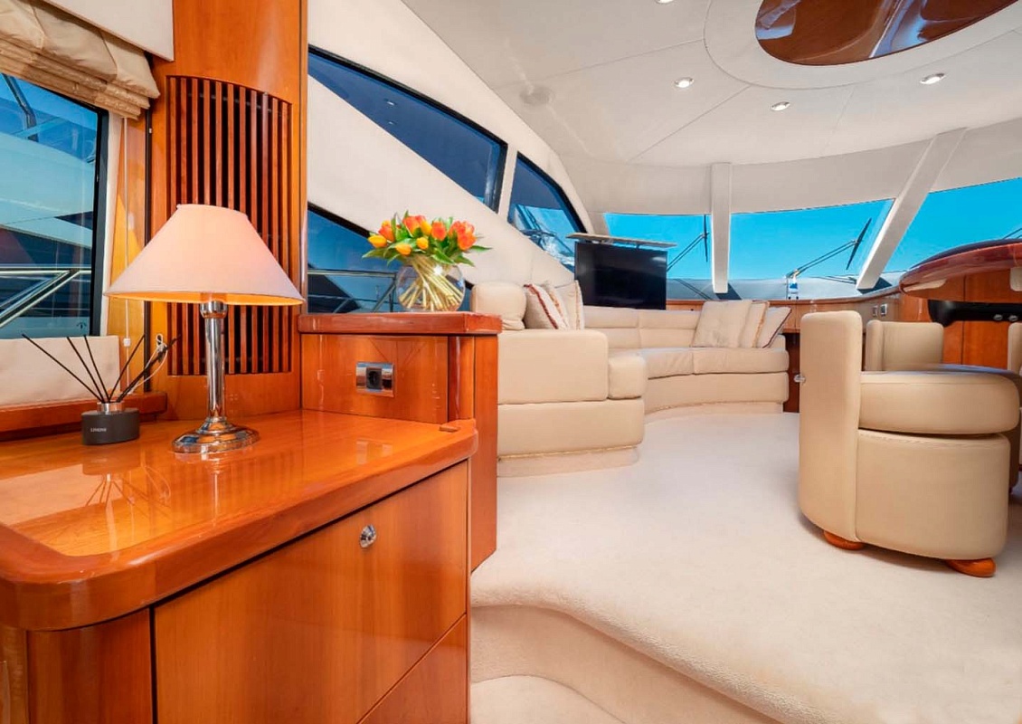 Аренда моторной яхты Sunseeker 66 Manhattan в Сочи